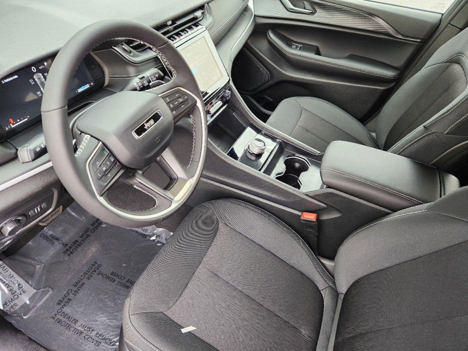 New 2025 Jeep Grand Cherokee Laredo w/ Luxury Tech Group I image 13