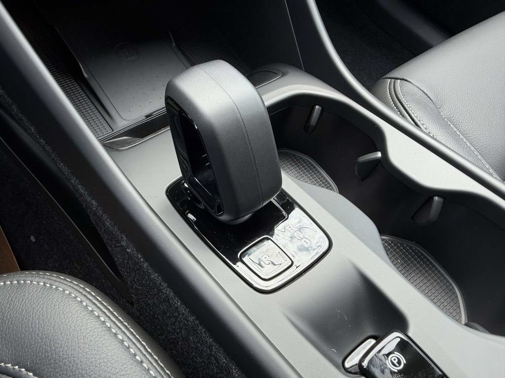 New 2026 Volvo XC40 B4 Core w/ Protection Package FWD image 6