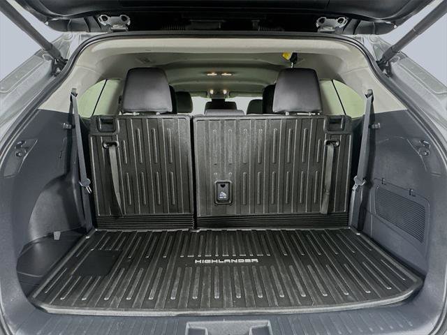 Certified 2024 Toyota Highlander LE image 12