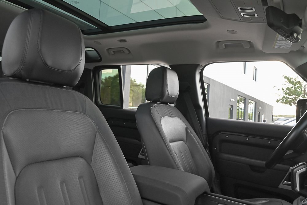 Used 2021 Land Rover Defender 110 SE image 18