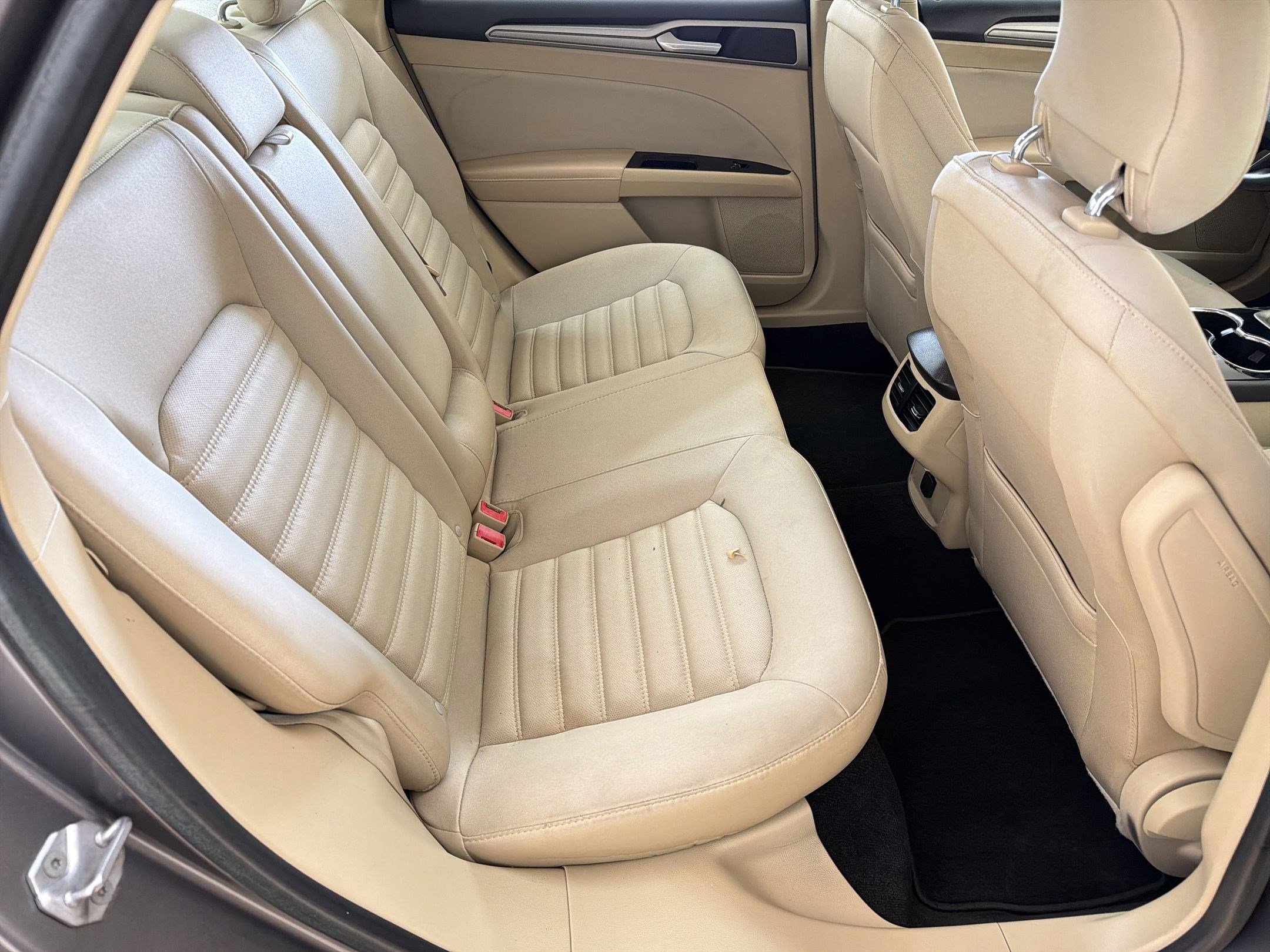 Used 2014 Ford Fusion SE image 26