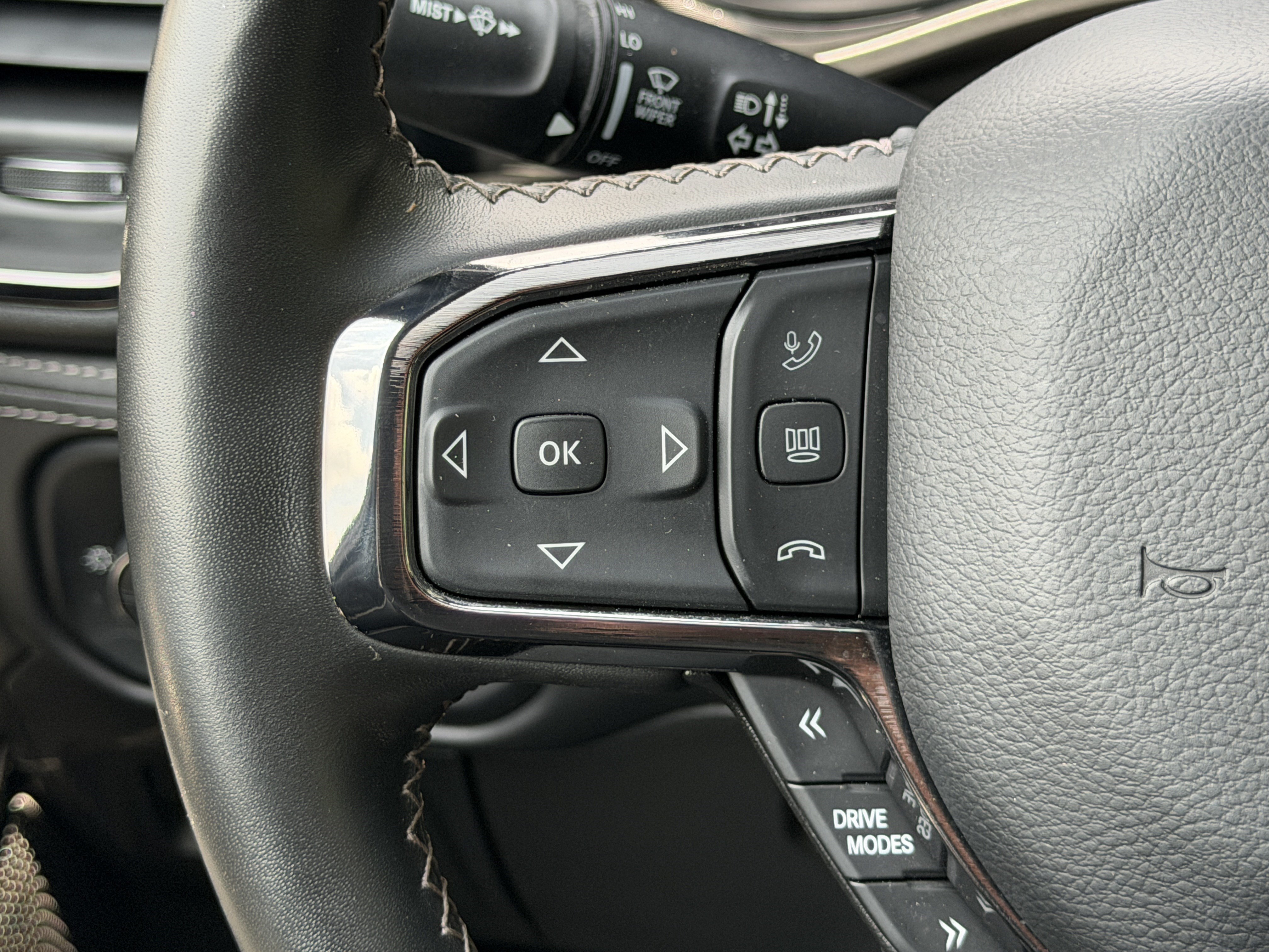 Used 2025 RAM 1500 Limited w/ Off Road Group AWD/4WD image 34