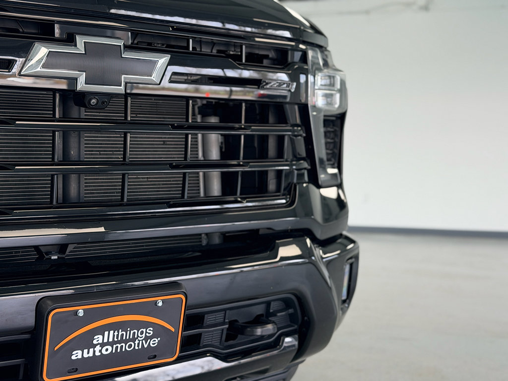 Used 2024 Chevrolet Silverado 2500 LT w/ Midnight Edition image 11