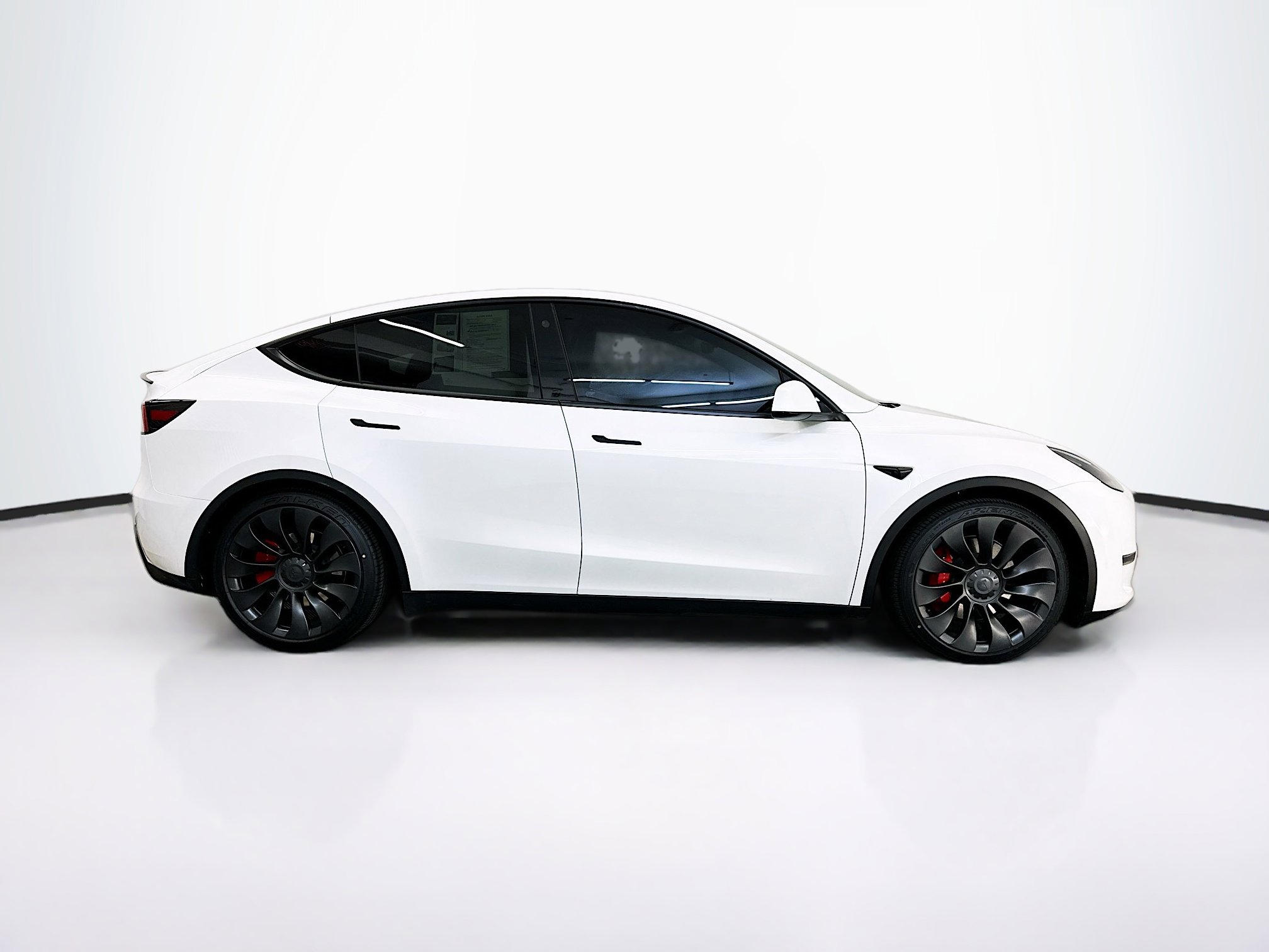 Used 2023 Tesla Model Y Performance image 10