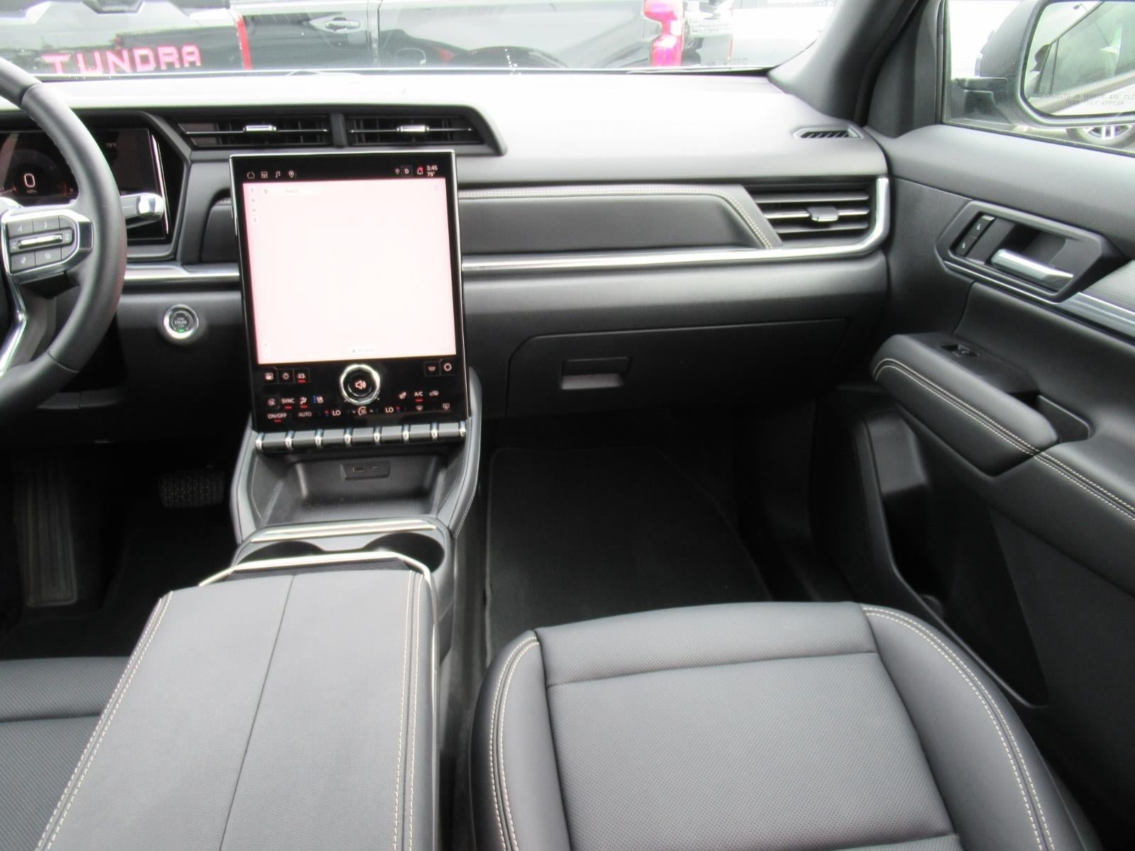 Used 2025 GMC Terrain Elevation w/ Elevation Premium Package AWD/4WD image 14