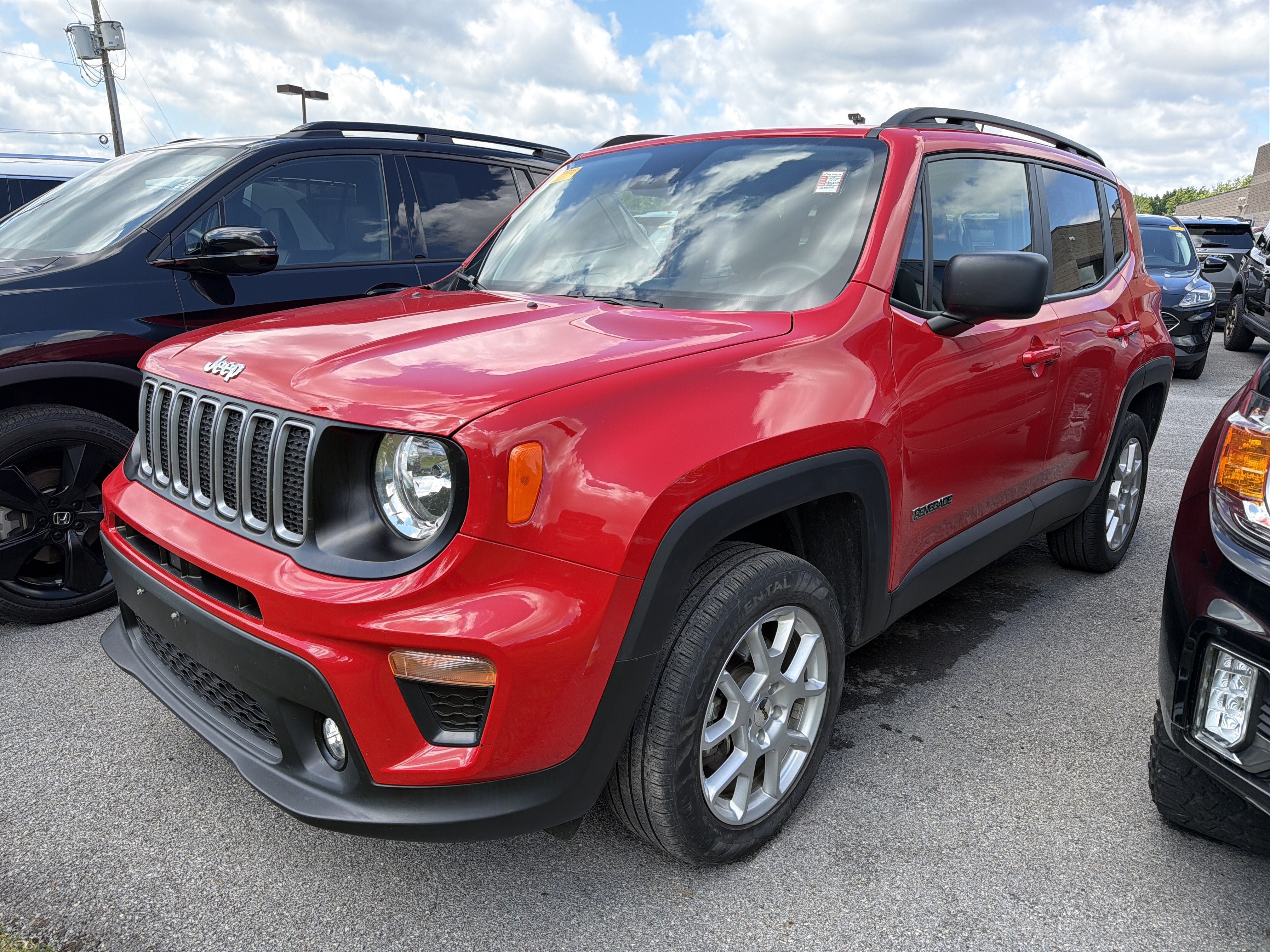 Used 2022 Jeep Renegade Latitude AWD/4WD image 4