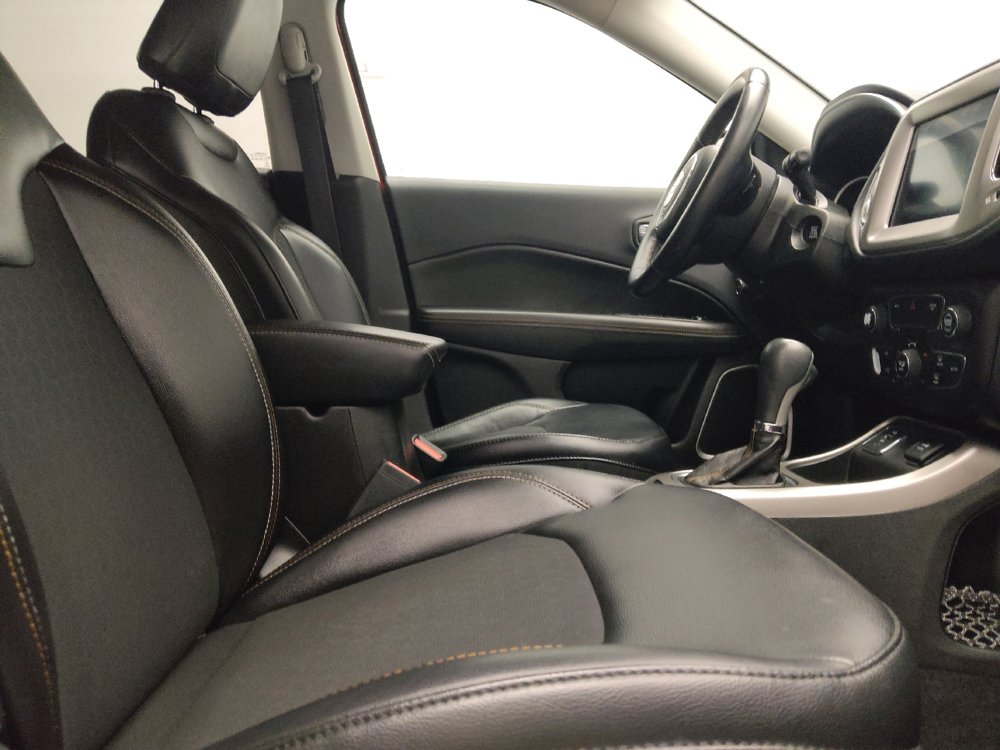 Used 2017 Jeep Compass Latitude w/ Popular Equipment Group FWD image 21