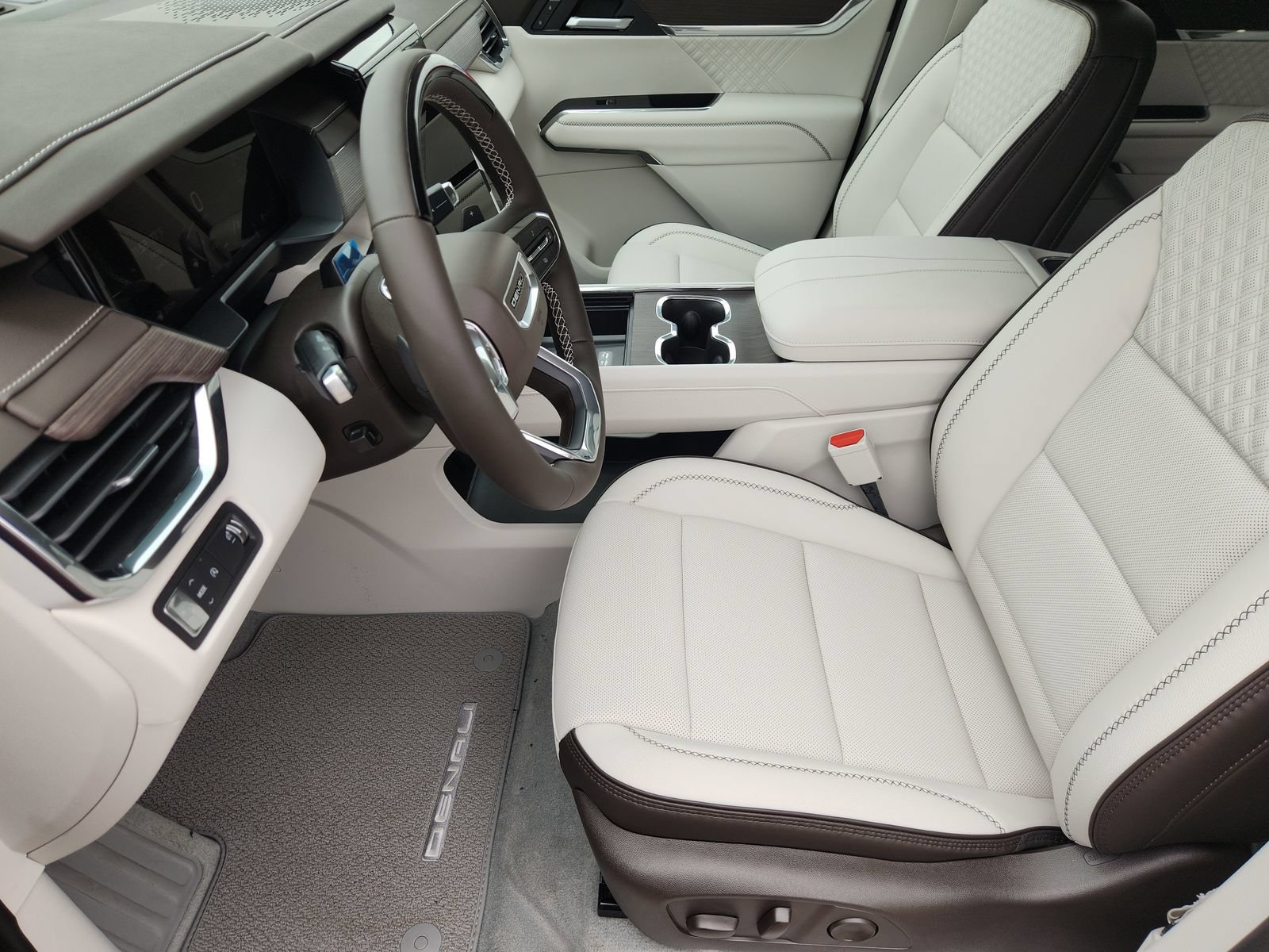New 2026 GMC Acadia Denali w/ Super Cruise Package FWD image 16
