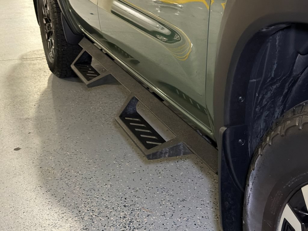 Used 2024 Nissan Frontier PRO-4X w/ Off-Road Protection Package AWD/4WD image 9