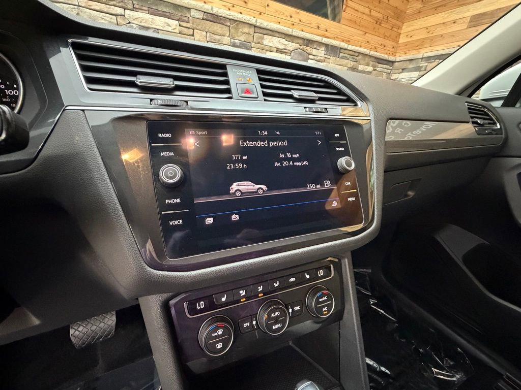 Used 2019 Volkswagen Tiguan SE w/ 3rd Row Seat Package AWD/4WD image 18