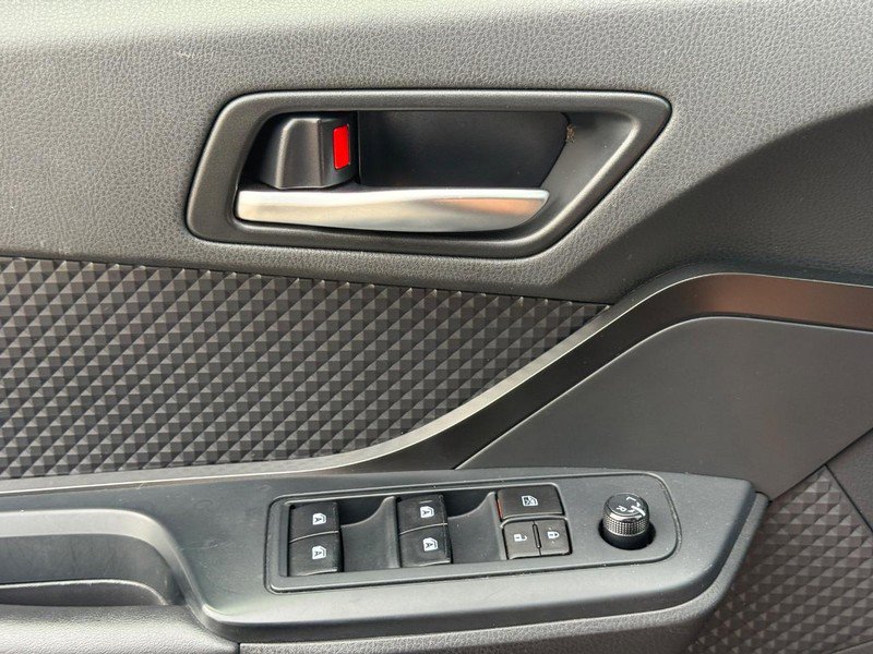 Used 2019 Toyota C-HR LE image 21