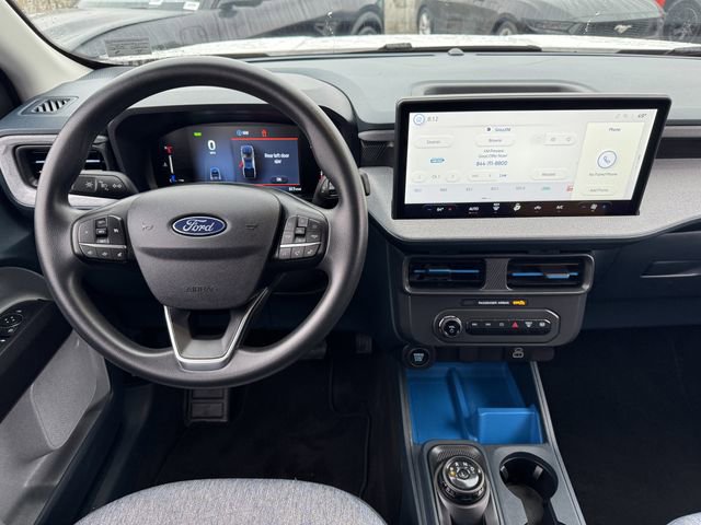 Used 2025 Ford Maverick XLT image 4