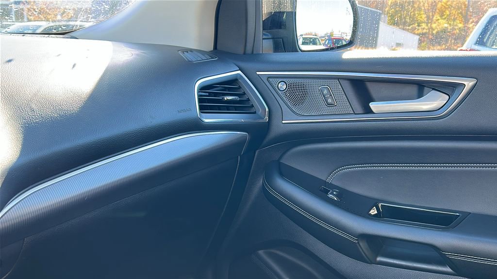 Used 2019 Ford Edge Titanium w/ Equipment Group 301A image 19