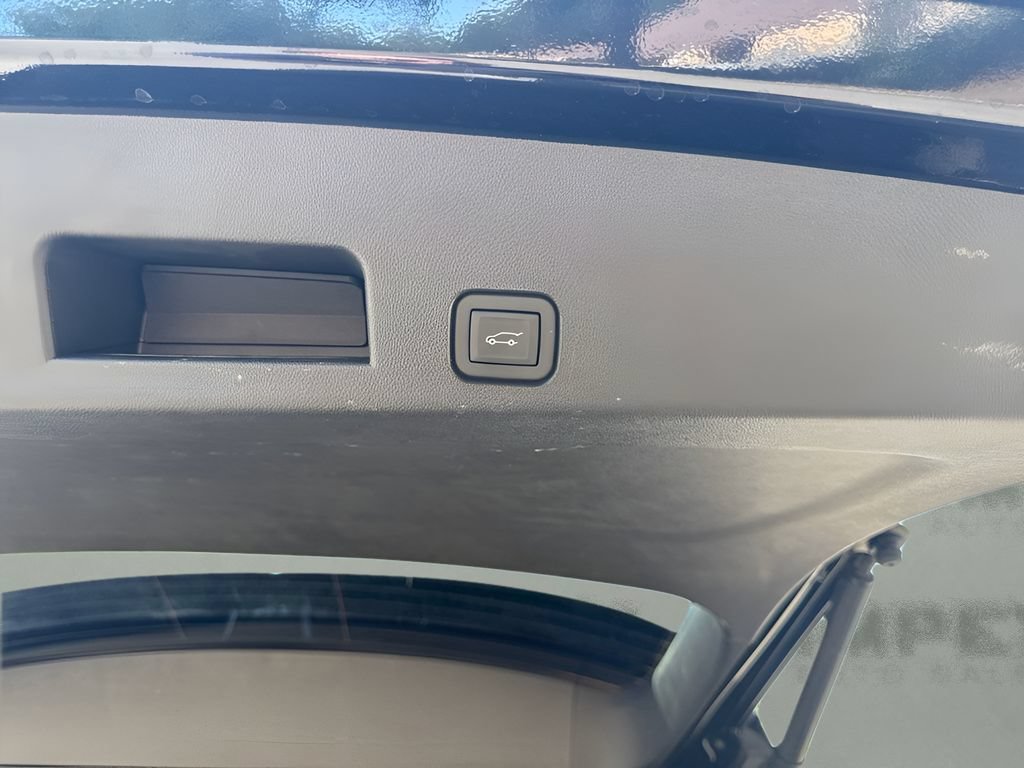 Used 2024 Chevrolet Traverse RS w/ LPO, Floor Liner Package AWD/4WD image 34