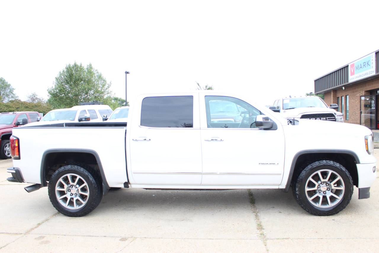 Used 2016 GMC Sierra 1500 Denali w/ Enhanced Driver Alert Package image 9