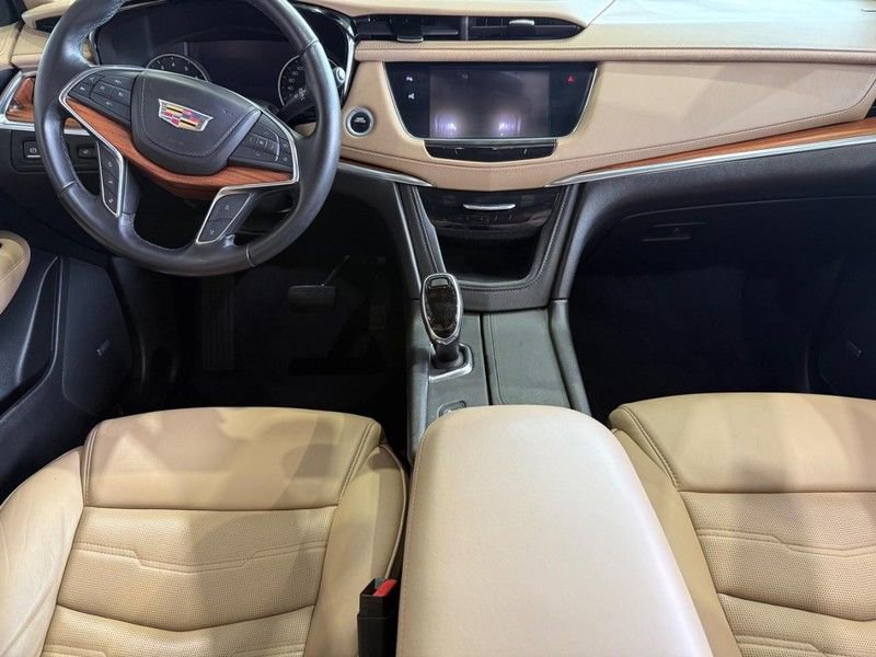 Used 2019 Cadillac XT5 Platinum w/ Trailering Package AWD/4WD image 10