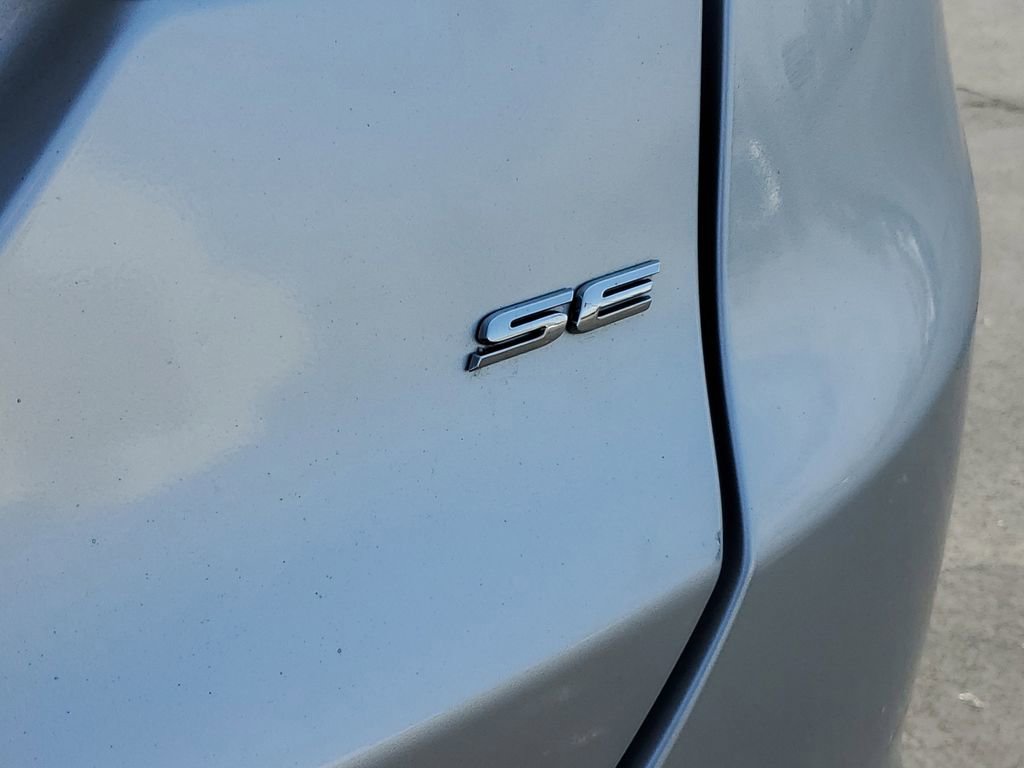 Used 2015 Ford Fusion SE FWD image 32