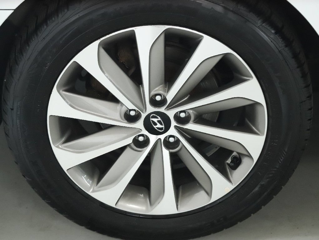 Used 2017 Hyundai Sonata Sport w/ Value Edition Package 02 FWD image 12