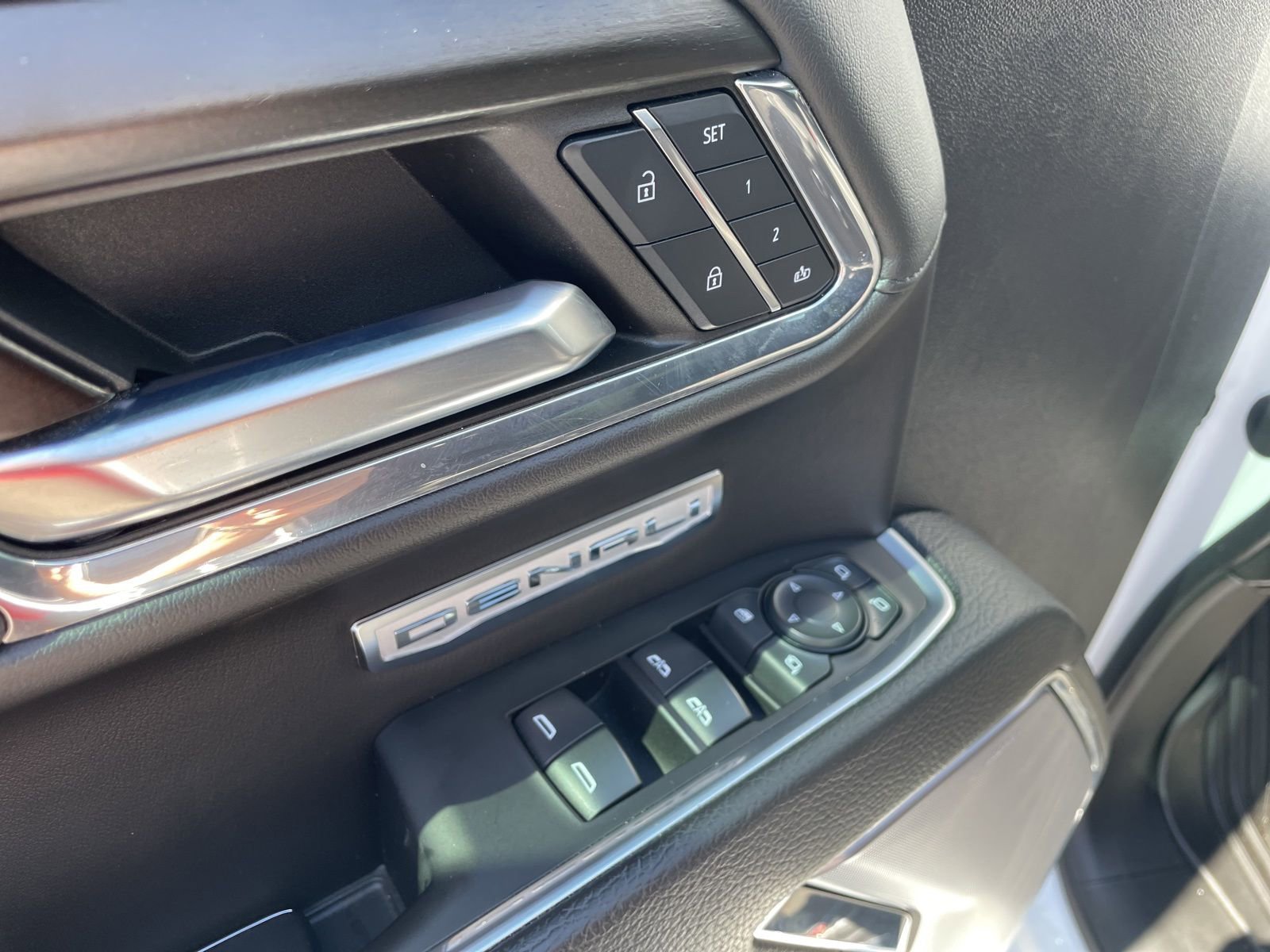 Used 2024 GMC Sierra 1500 Denali image 15