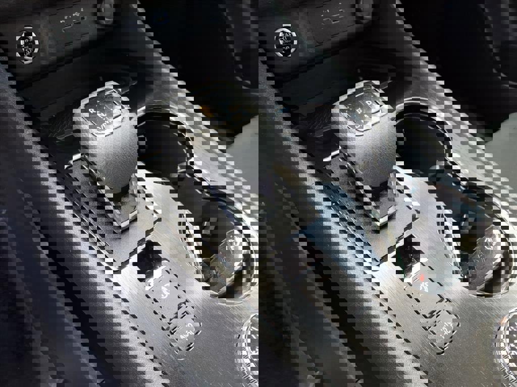 Used 2023 Nissan Rogue S image 22