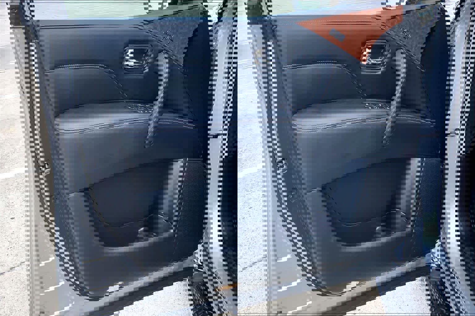 Used 2019 INFINITI QX80 Luxe w/ Proassist Package image 22