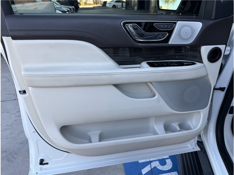 Used 2022 Lincoln Navigator Black Label AWD/4WD image 16