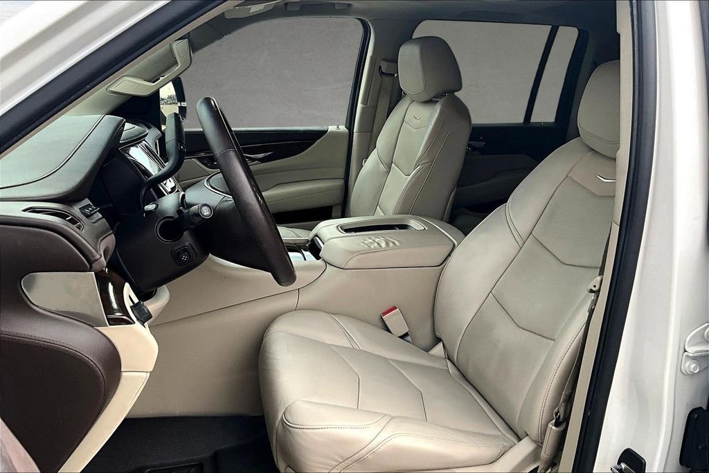 Used 2017 Cadillac Escalade ESV Luxury image 26