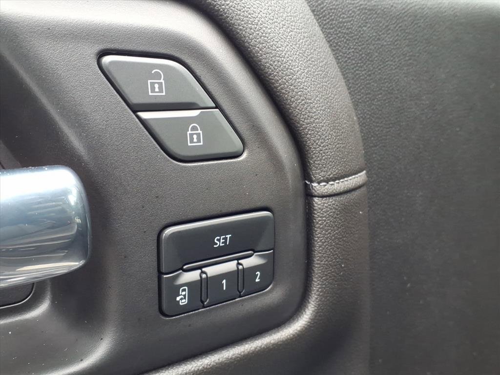 Certified 2022 Chevrolet Silverado 1500 LTZ w/ LTZ Convenience Package II image 17