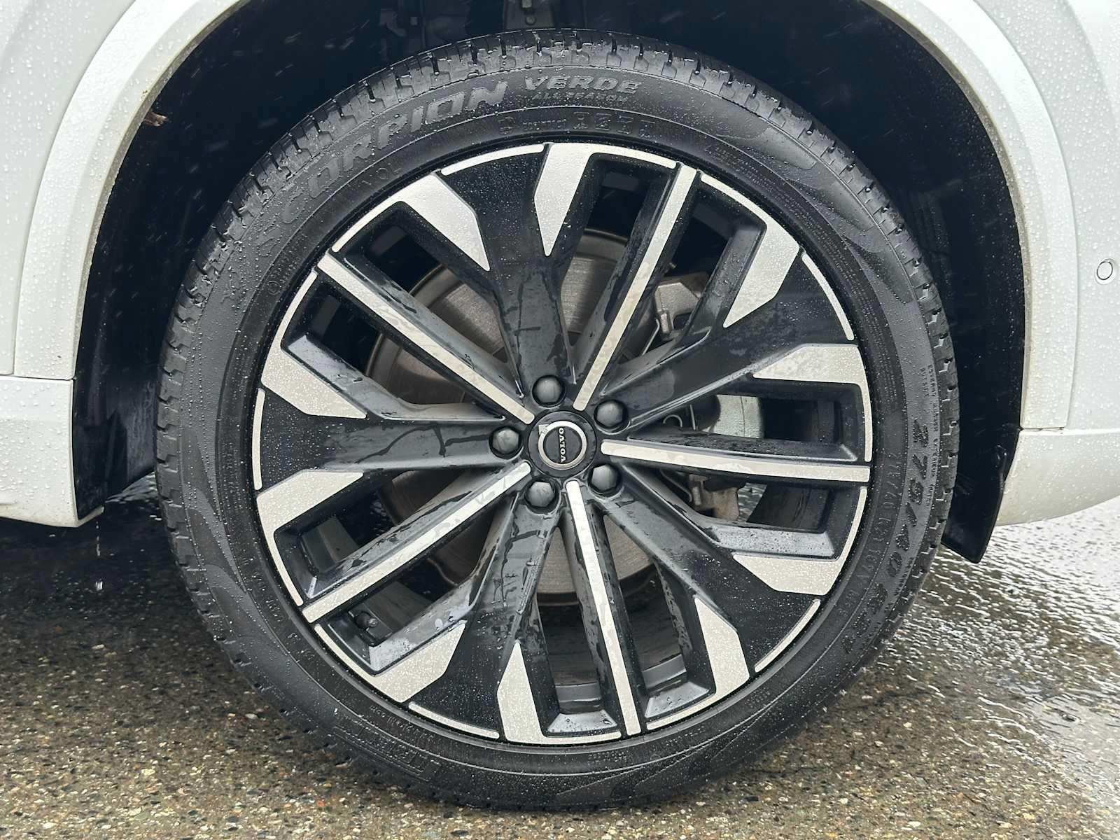 Used 2025 Volvo XC90 B6 Plus w/ Protection Package Premier AWD/4WD image 9