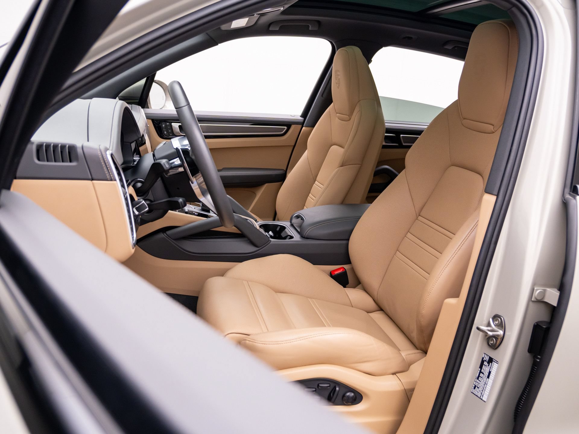 Certified 2023 Porsche Cayenne S AWD/4WD image 5