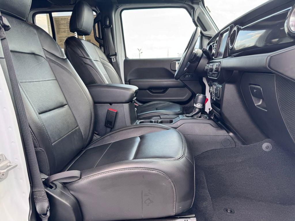 Used 2023 Jeep Wrangler Unlimited Sahara AWD/4WD image 10