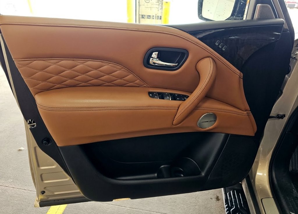 Used 2023 INFINITI QX80 Sensory w/ Cargo Package AWD/4WD image 5