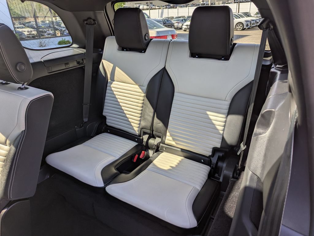 Used 2022 Land Rover Discovery S R-Dynamic AWD/4WD image 45