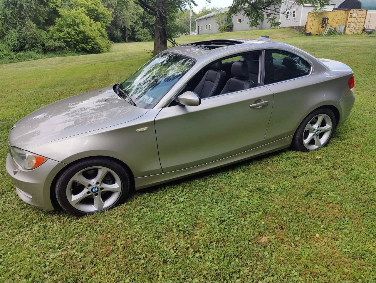 Used 2009 BMW 128i Coupe w/ Premium Pkg image 2