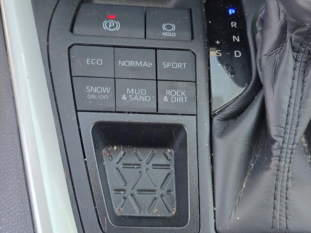 Used 2024 Toyota RAV4 XLE image 18