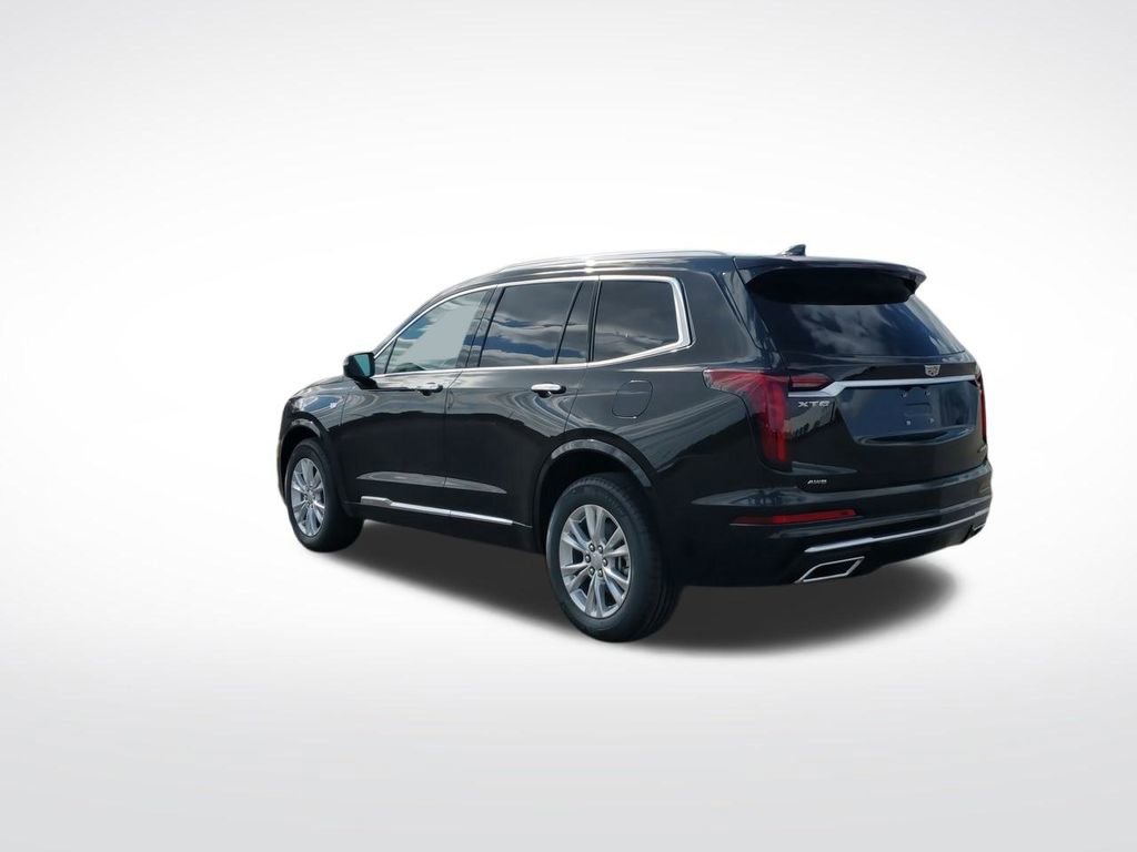 New 2025 Cadillac XT6 Luxury image 6