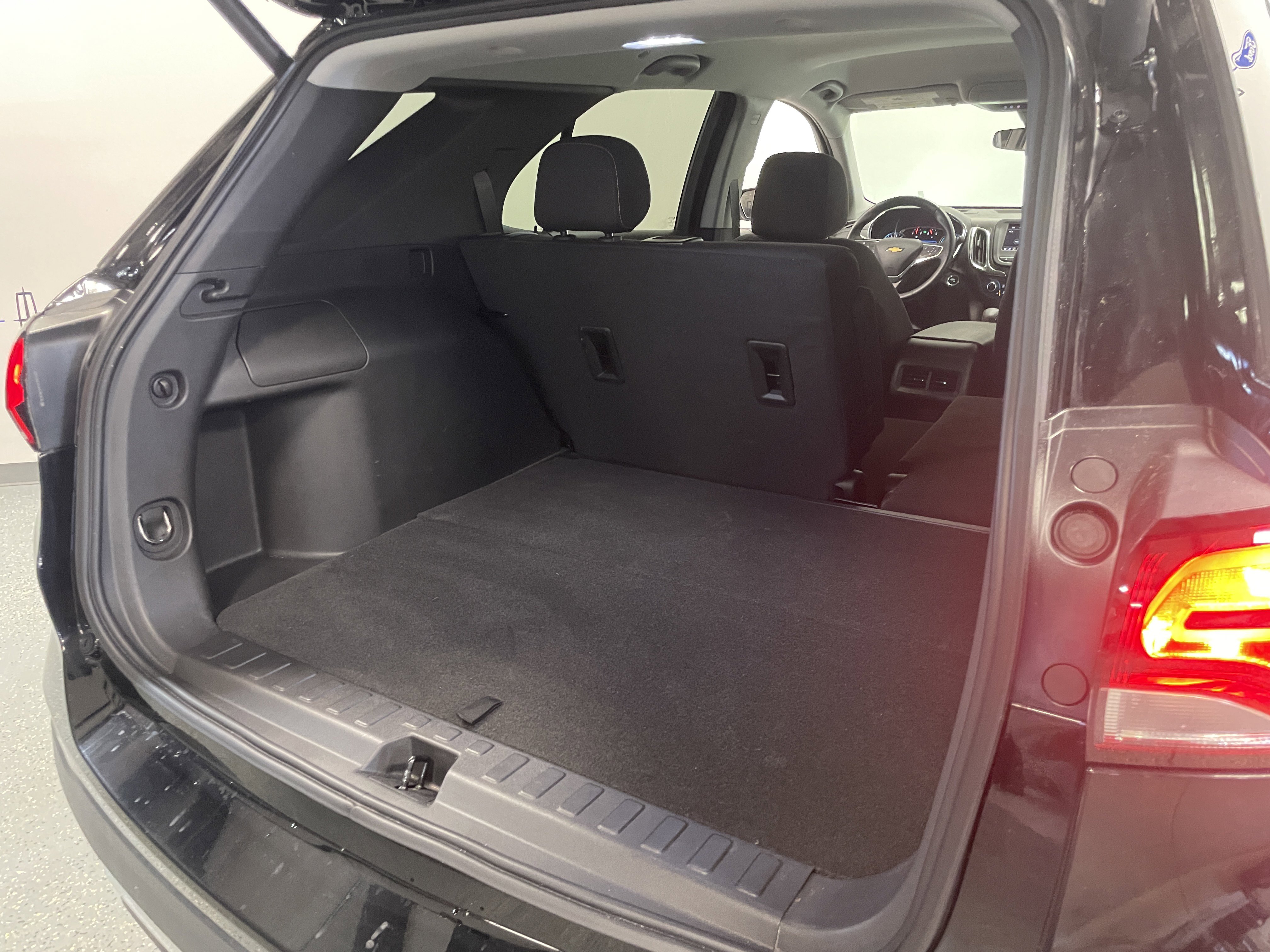 Used 2023 Chevrolet Equinox LT image 25