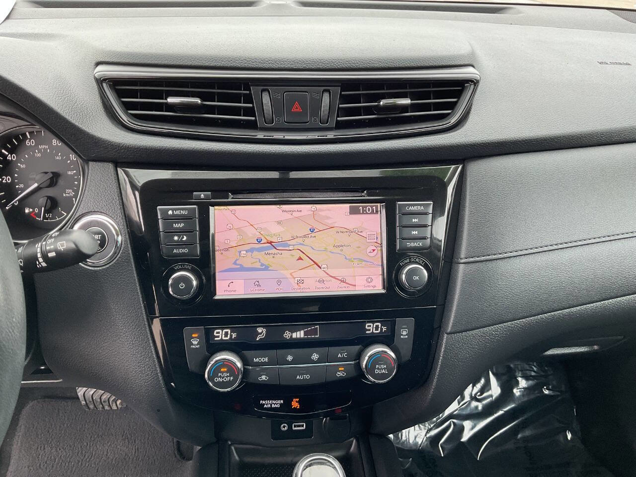 Used 2018 Nissan Rogue SV w/ Premium Package image 23