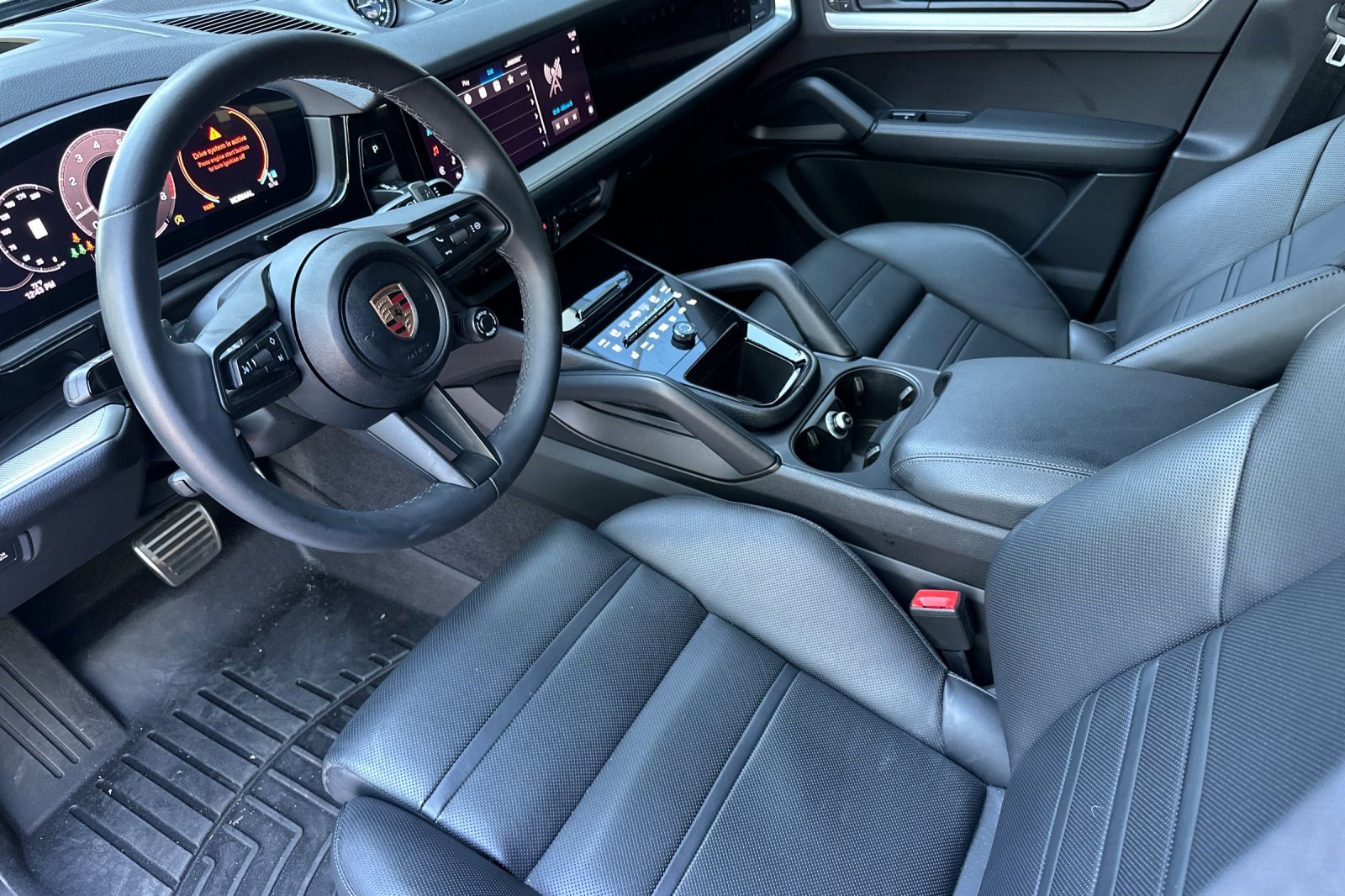 Used 2025 Porsche Cayenne S image 11