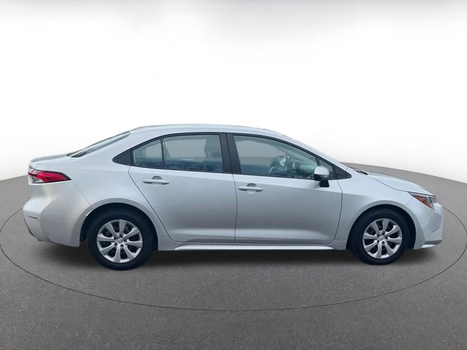 Used 2025 Toyota Corolla LE image 16