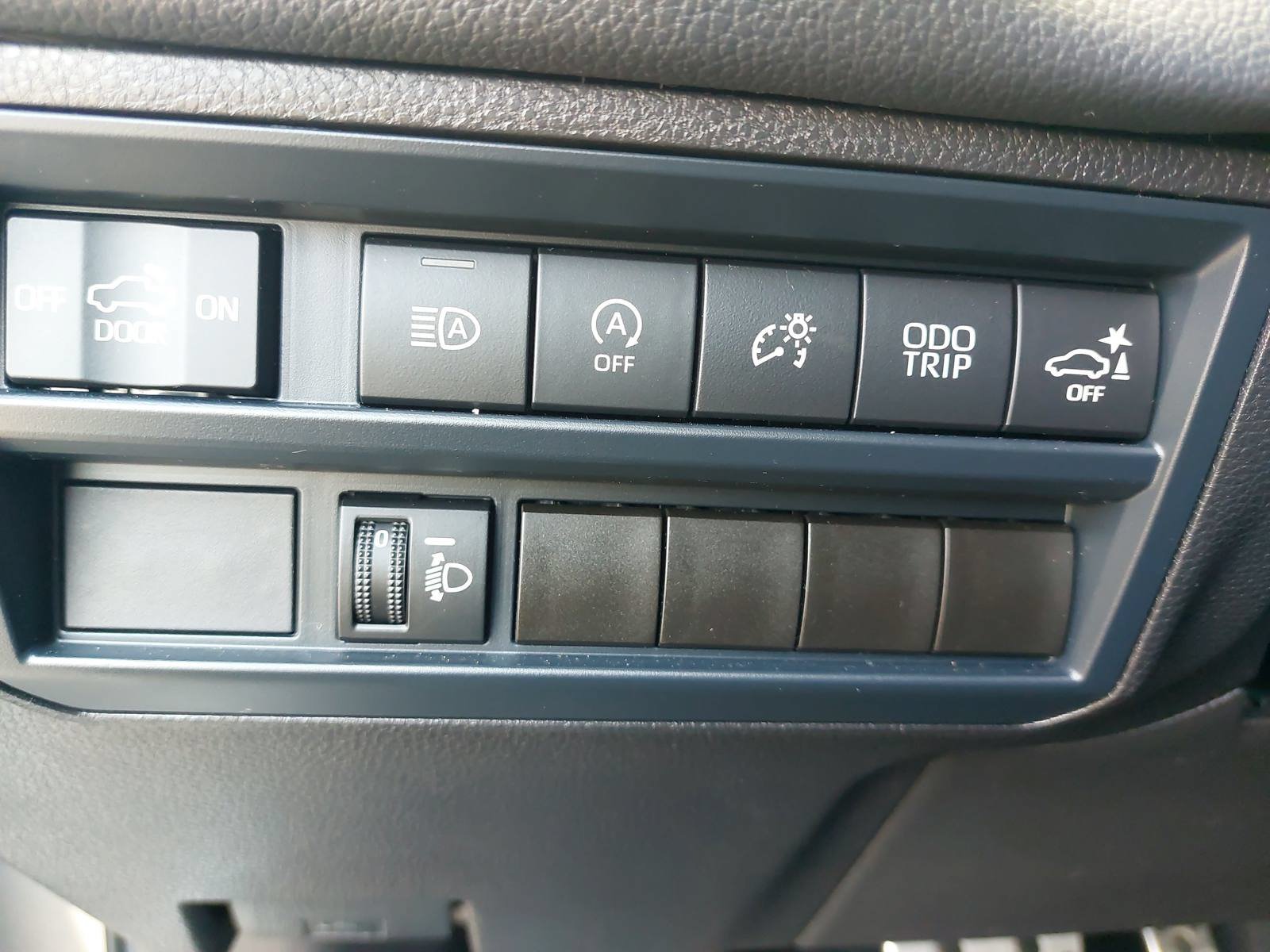 Used 2025 Toyota Tundra Limited w/ TRD Off-Road Package AWD/4WD image 25