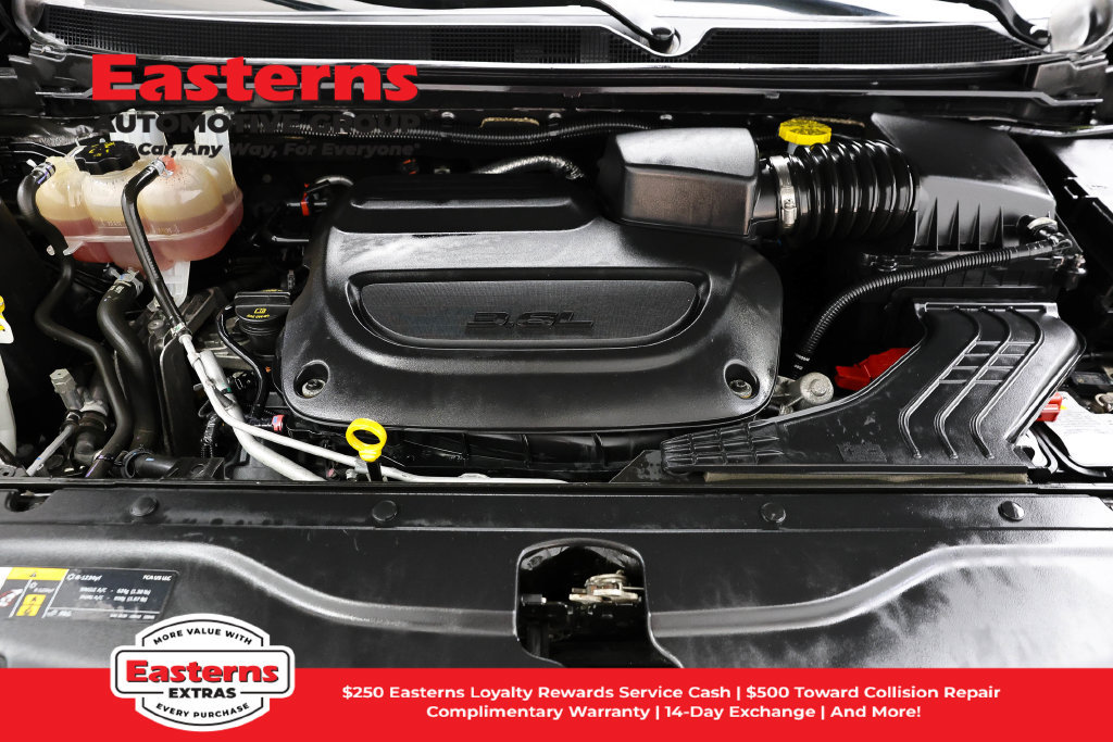 Used 2022 Chrysler Voyager LX FWD image 8