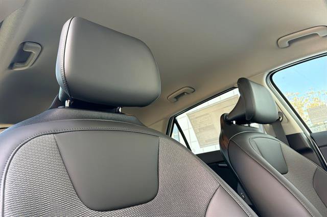 New 2026 Kia Niro Wind FWD image 18