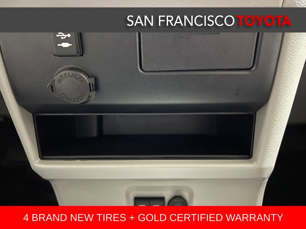 Certified 2020 Toyota Sienna L image 23