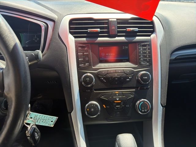 Used 2016 Ford Fusion SE AWD/4WD image 15