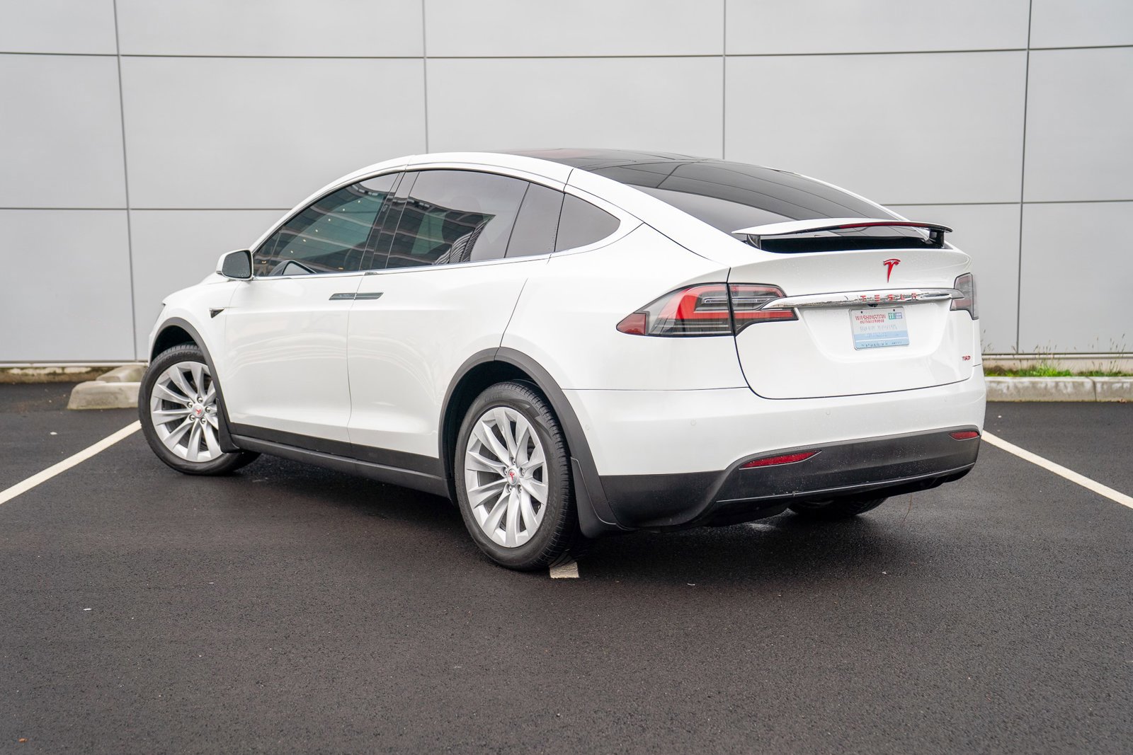 Used 2017 Tesla Model X 75D image 3