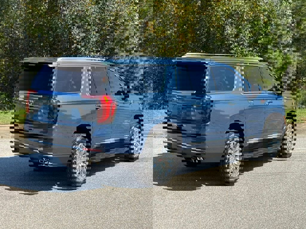 New 2026 GMC Yukon XL Denali w/ Advanced Technology Package image 14