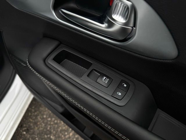 New 2026 Chrysler Pacifica Limited w/ Uconnect Theater Family Group image 15