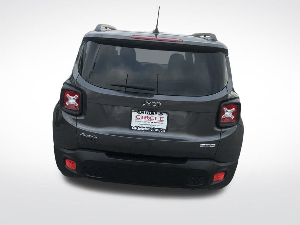 Used 2017 Jeep Renegade Latitude w/ Cold Weather Group image 8