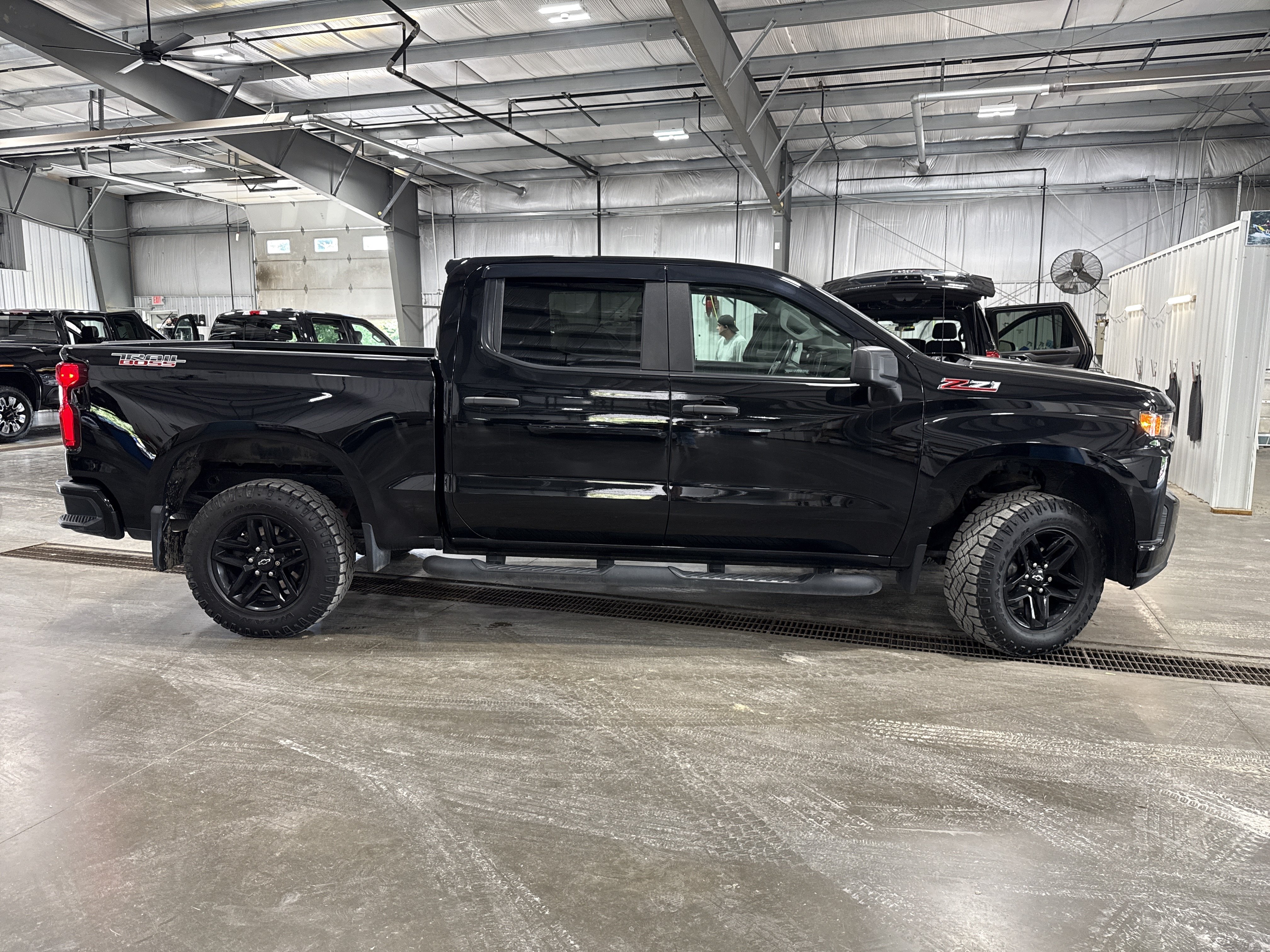 Used 2020 Chevrolet Silverado 1500 Custom Trail Boss w/ Custom Convenience Package AWD/4WD image 2